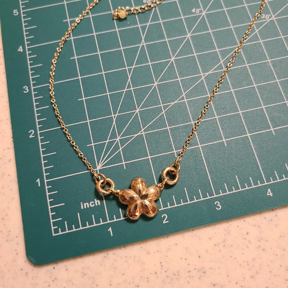 Ladies Necklace for sale
